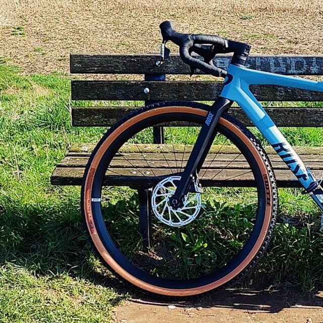 Test drive with my new Rose Backroad Apex 1x12 and SRAM eTap in beautiful weather in the afternoon. Right beside the river Rhein.
What can I say? It was fun to ride and Rose service seems to have figured everything out for me to just get in the saddle without tuning everything.
The electric SRAM gears are a charm to shift and all together is a very stealthy bike - noise-wise, not optically! ;)  Sorry to all the spandex lovers on the road, I just have mountainbike gear ;) But a few even greeted me coming from the opposite direction. Yeah! I'm part of that community now, too! 😅  @rose_bikes @sramroad #rosebackroad #sram #gravelbike